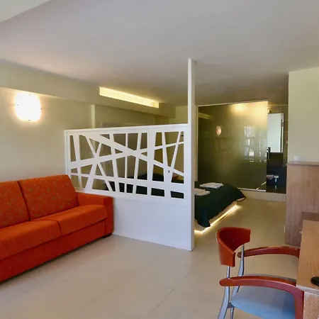 Paloma Blanca 3*